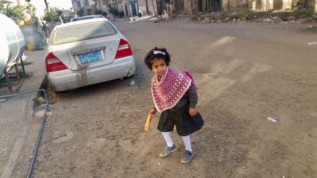 Aseel (7) is getting ready to face the day. Photo: Abdo Ramadan